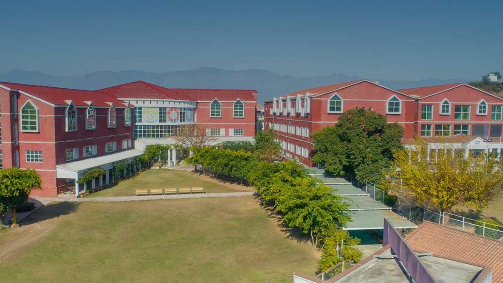 Report Series: Schools at the Centre