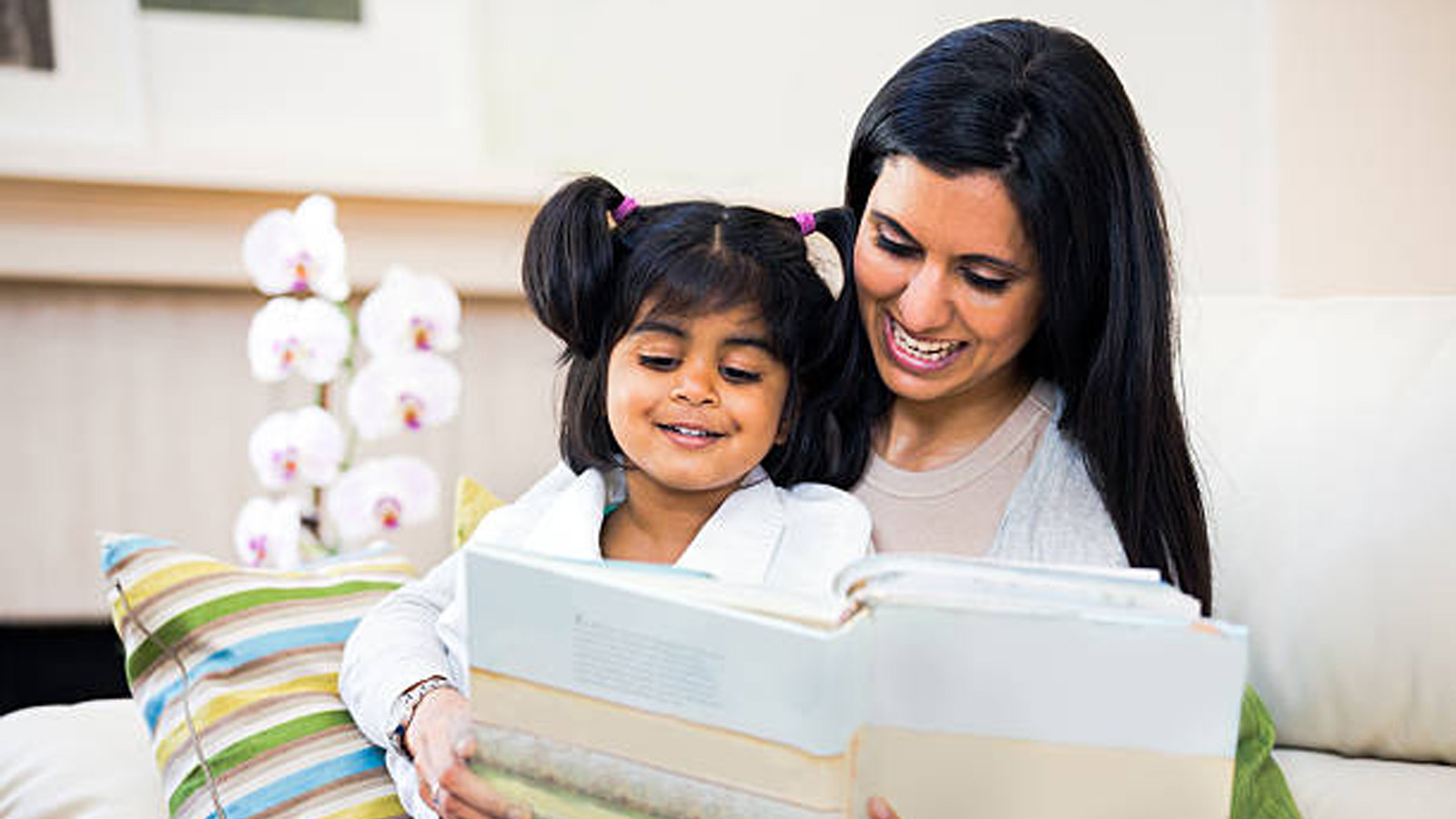 Maternal Literacy Practices and Preschool Vocabulary Outcomes in Developing Pakistan